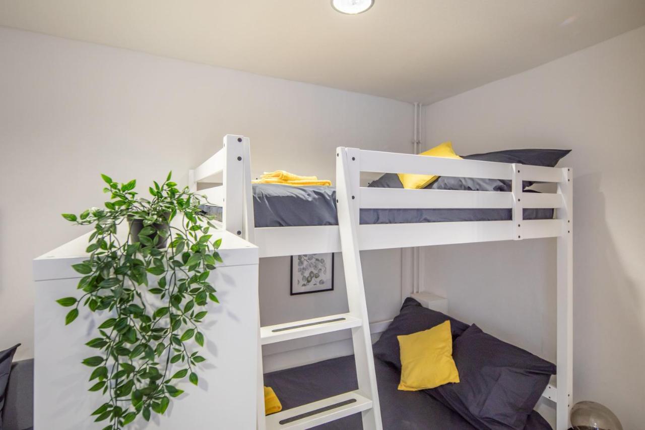 Studio Loft With Walk-In Rain-Shower Apartment Hamburg Bagian luar foto