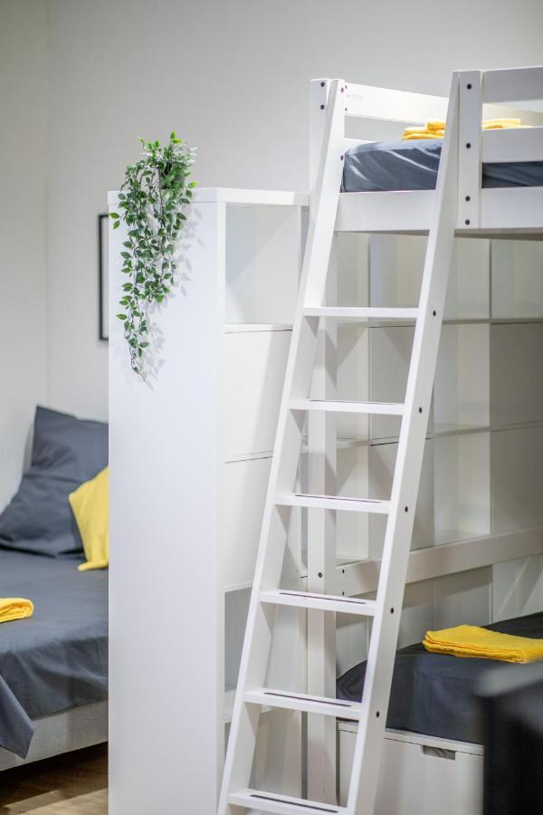 Studio Loft With Walk-In Rain-Shower Apartment Hamburg Bagian luar foto