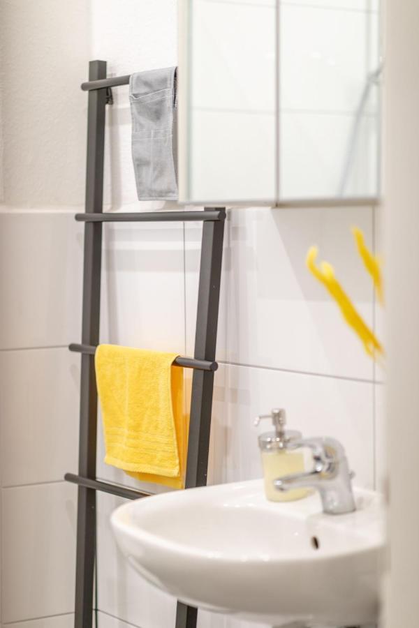 Studio Loft With Walk-In Rain-Shower Apartment Hamburg Bagian luar foto