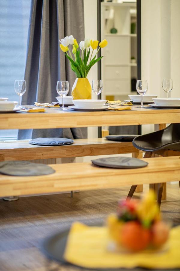 Studio Loft With Walk-In Rain-Shower Apartment Hamburg Bagian luar foto